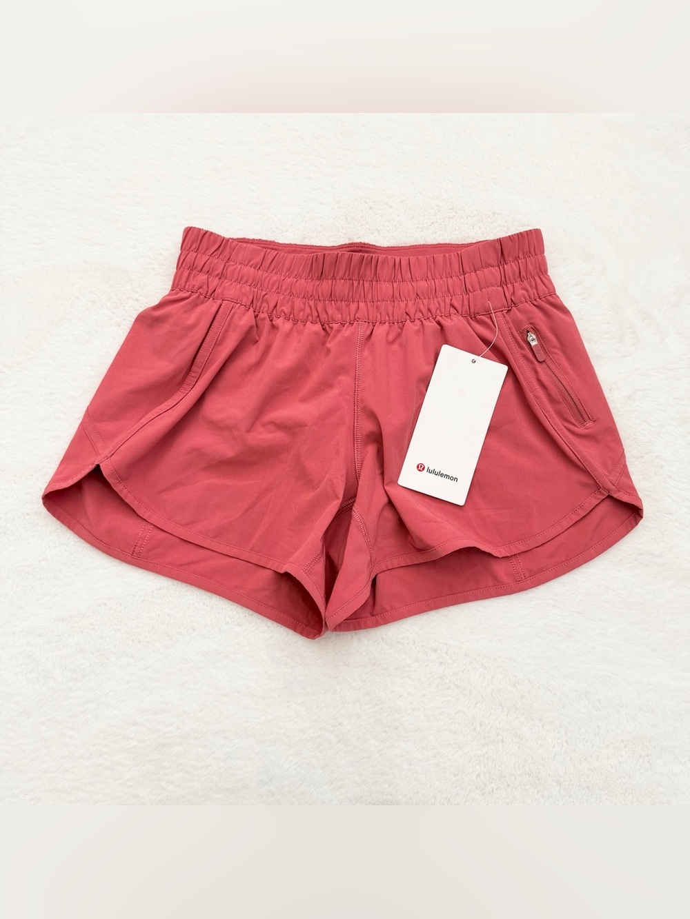 Lululemon Tracker LR Mauve Shorts 4”